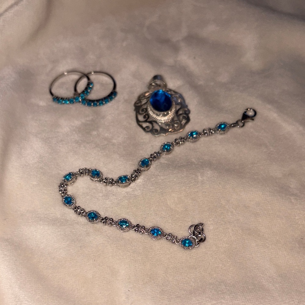 Elegant Silver and Blue Jewelry Set